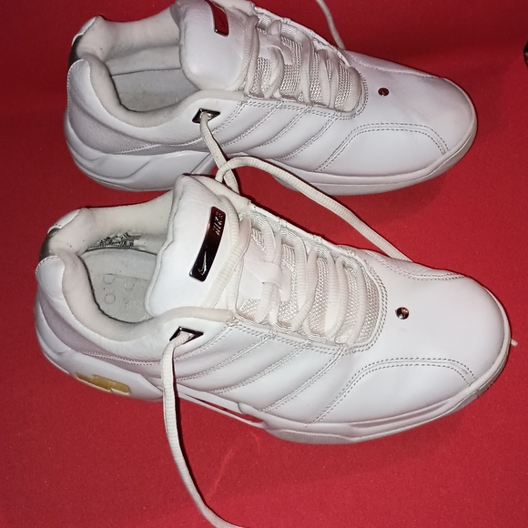 Nike White Sneakers with Metallic Swoosh - Picture 5 of 12